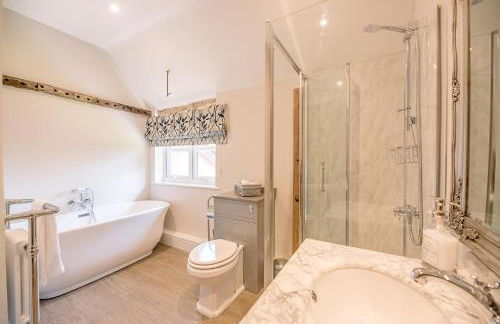 Chapel Cottage at Pond Hall Farm, Stunnning Property with Private Hot Tub, Hadleigh - Foto 34