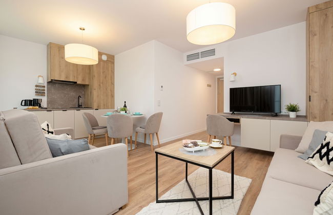 Jantaris Apartments by Renters - Photo 50