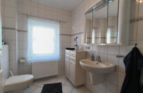 Huber - gemütliche FeWo mit Terrasse und Garten auf dem Lande - Foto 10