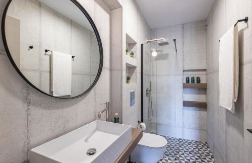 Boutique Saline Apartments - Blue - Photo 51