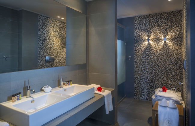 Poseidon of Paros - Photo 36