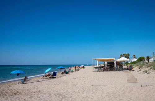 AT148 Frente la playa, jardín privado, vistas mar - Foto 42