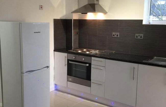 Small Modern Comfortable 2 Bedroom Apartment - Cmyr - Foto 31