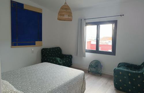 Sunny Relaxing Penthouse Costa Brava, Sea & Mountain Views, Huge Terrace, Fiber 1GB - Foto 14