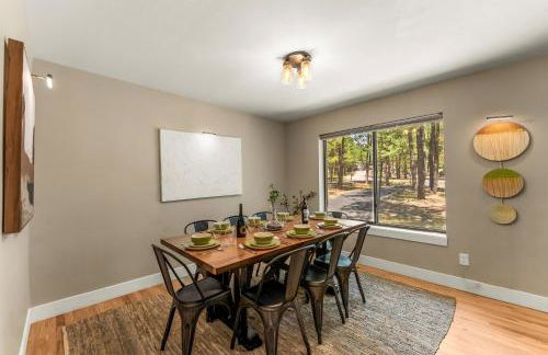 Spacious Comfort in Scenic Monument - Foto 14