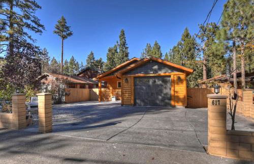 Stylish Elysian Big Bear Cabin w Enclosed backyard - Foto 22