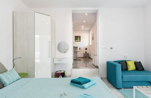 Apartment Mirella 1 "Your sunny sea-view escape with two terraces in the heart of Rabac" - Foto 9