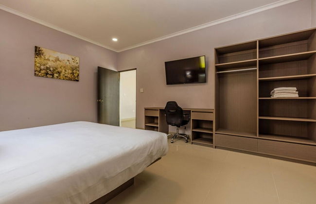 NEW 6BR Villa w Pool Across Street Palmbeach - Foto 22