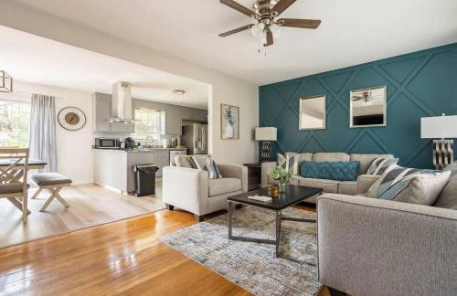 Updated home near Fort Jackson - Foto 14