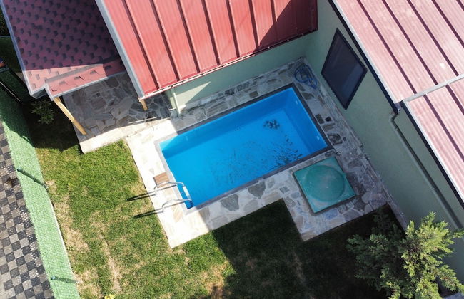 Patya BUNGALOV - Foto 1