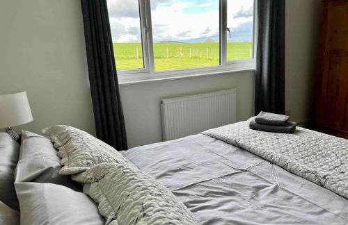 Cosy bungalow with views, walks, garden & parking. - Foto 56