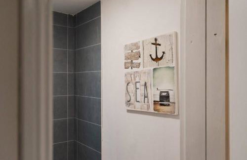 Sleek City Getaway - Walkable Free Parking - Foto 16