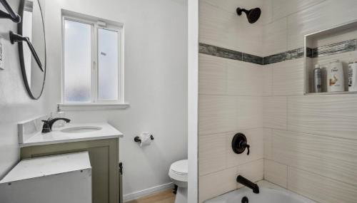 Cozy single story 2 bdrm family home near the BLVD - Foto 3