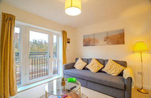 2 Bed Stylish Stay - By Holiday homes - Foto 7