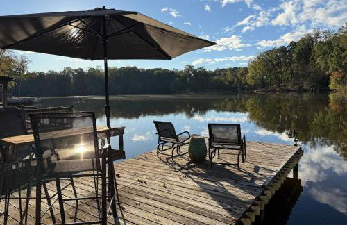 Charming Romantic Lakefront Cottage or Guest Room Depending on Availability Near Golf - Foto 1