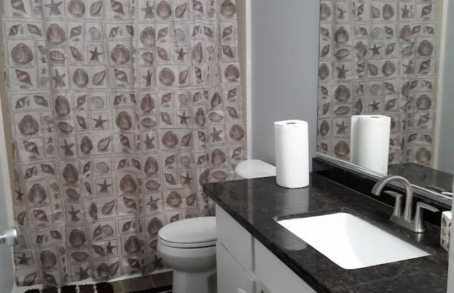 Coalinga Embassy - Photo 9