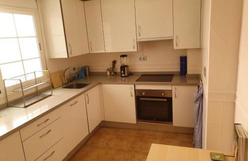 Private townhouse with roof terrace close to the beach - Photo 9