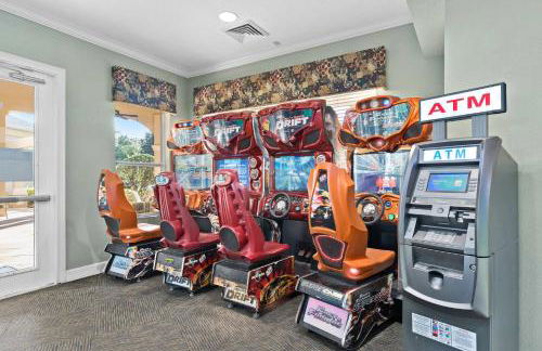 Elegant Townhome w Water Park near Disney Parks - Foto 38