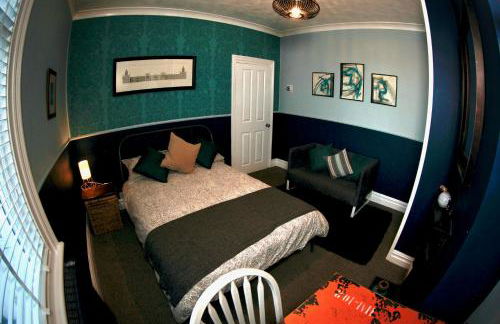 Stylish and artistic flat in Southend on Sea - 2 Double Bedrooms, Free on-street parking - Foto 17