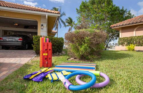 Waterfront Home With Heated Pool/Jacuzzi and only 1mile to beach - Foto 40