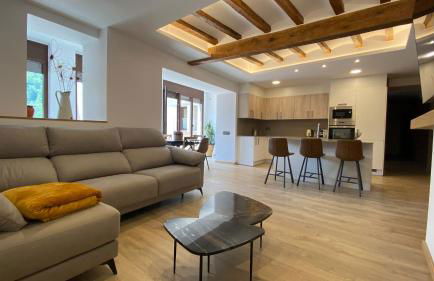 Pis turístic de 170 m2 a la plaça Porxada de Bagà - Foto 1