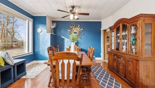 Cheerful Home | Fire Pit | Sleeps 8 - Foto 5
