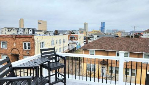 The Row House- Modern, Stylish and Newly Updated! - Foto 3