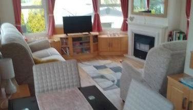 Country retreat one - Photo 1