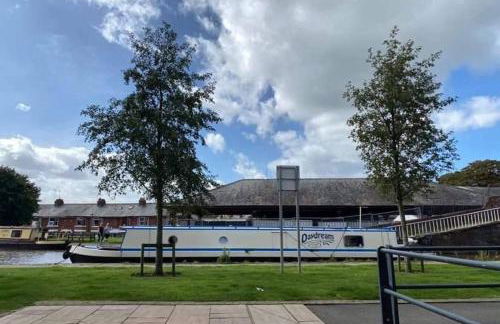 Chester City Centre Waterfront Apartment - Photo 63