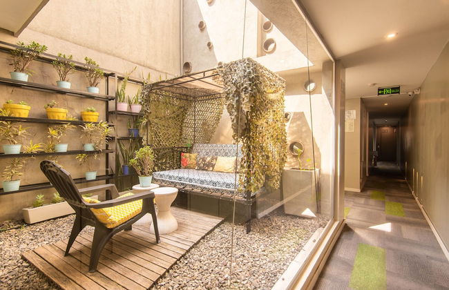 Hotel Living 55 - Photo 21