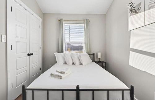 Cozy Comfort near Fountain Square- Downtown Indy - Photo 29