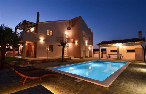 Amazing Apartment In Kasic With Wifi - Photo 7