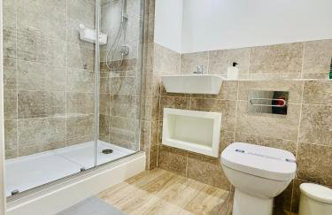 Brand New Modern 2 bedroom Flat Near City Centre - Foto 7