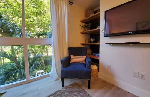 Cute 1 bedroom unit located in Condo Hotel in the heart of Coconut Grove Free Parking - Foto 17
