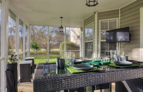 5min drive to AN Golf Club l Pet-Friendly l Big Backyard, BBQ & Fun Activities - Foto 14