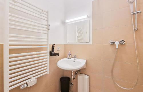 Tolstov Apartments - 1 or 4 Room Apartments - 15 Min to Messe DUS - 10 Min Old Town DUS - Foto 32