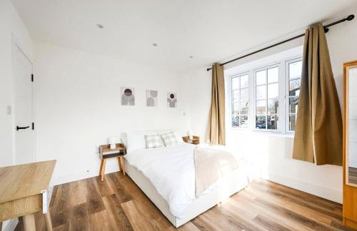 Steps from Hampton Court – Stylish London Retreat - Foto 1