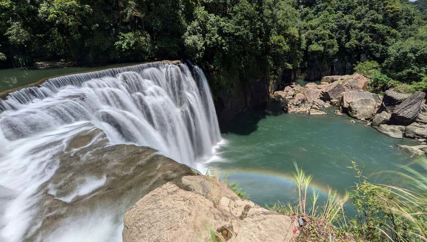 Excursão privada a Jiufen e ao parque de Yehliu - Foto 2, Vistas aéreas da cachoeira de Shifen