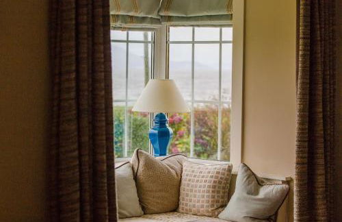 Beautiful spacious old schoolhouse with stunning sea views and beach nearby - Foto 10