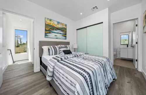 7 BR double house with parking and a backyard in LA - Foto 11