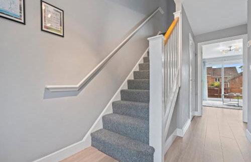 Charming House - Walking distance to Town Centre - Free Parking, Self-Check-In, Fast WiFi and Smart TV by Yoko Property - Photo 22