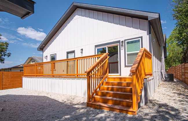 Inviting 4BR 2BA Near Downtown Riverwalk - Foto 25