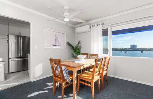 Bayfront 1-BR with Stunning View Steps to the Sand - Foto 10