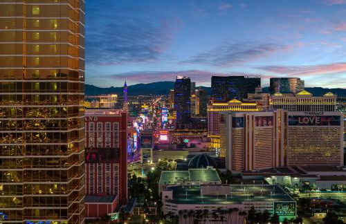 TRUMP 56th Floor - Sphere and Strip View - No Resort Fees - Photo 25