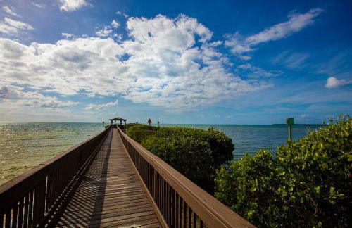 Ocean Pointe Suites at Key Largo - Foto 49