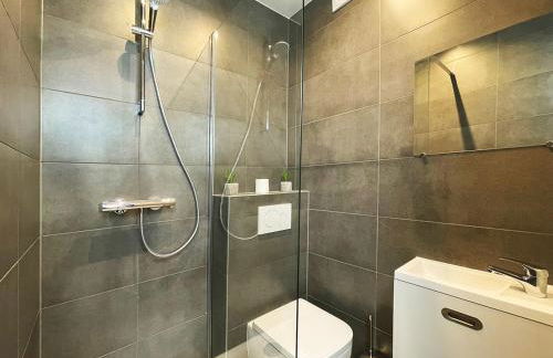 HOMEY TINY - Chambre privée - Située en Hyper-centre - Disney Plus et Wifi inclus - Sans SDB - Proche de Genève et des transports en commun - Foto 6