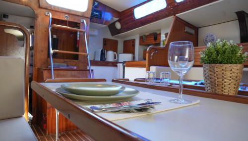 The Classic Sailboat Retreat - Photo 5