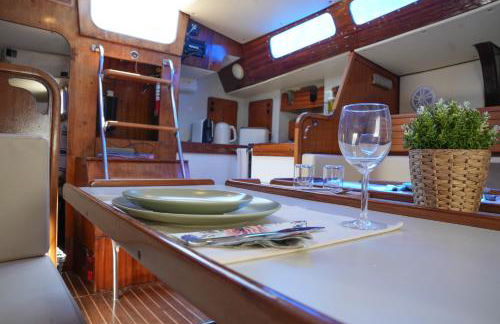 The Classic Sailboat Retreat - Photo 5