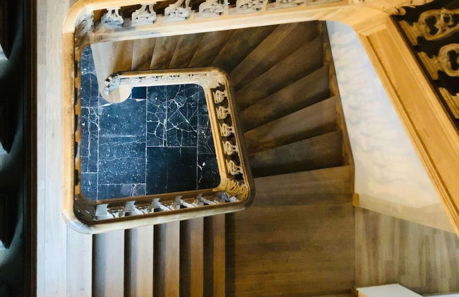 Elegant Hillside Mansion - Photo 25