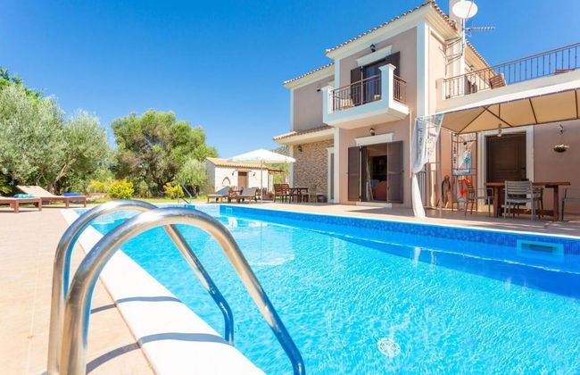 Villa Eufrosini Large Private Pool Walk to Beach Sea Views A C Wifi Car Not Required - 2301 - Foto 31